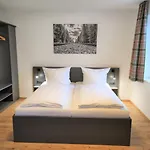 Am Gleis 1 Hotel *