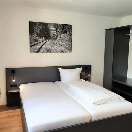 Hotel Am Gleis 1 *