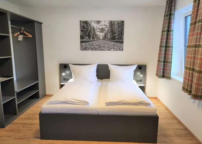 Am Gleis 1 Hotel *